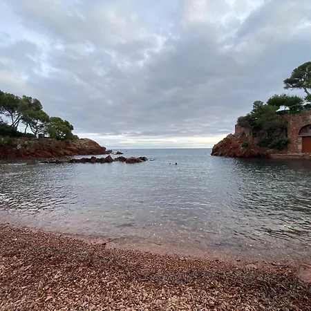 Petit Baigneur - Sea View, 150 M Apartment *
